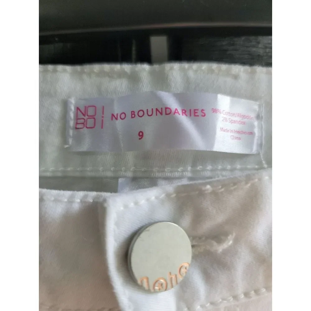 No Boundaries Juniors white pants size‎ 9 - Picture 3 of 3